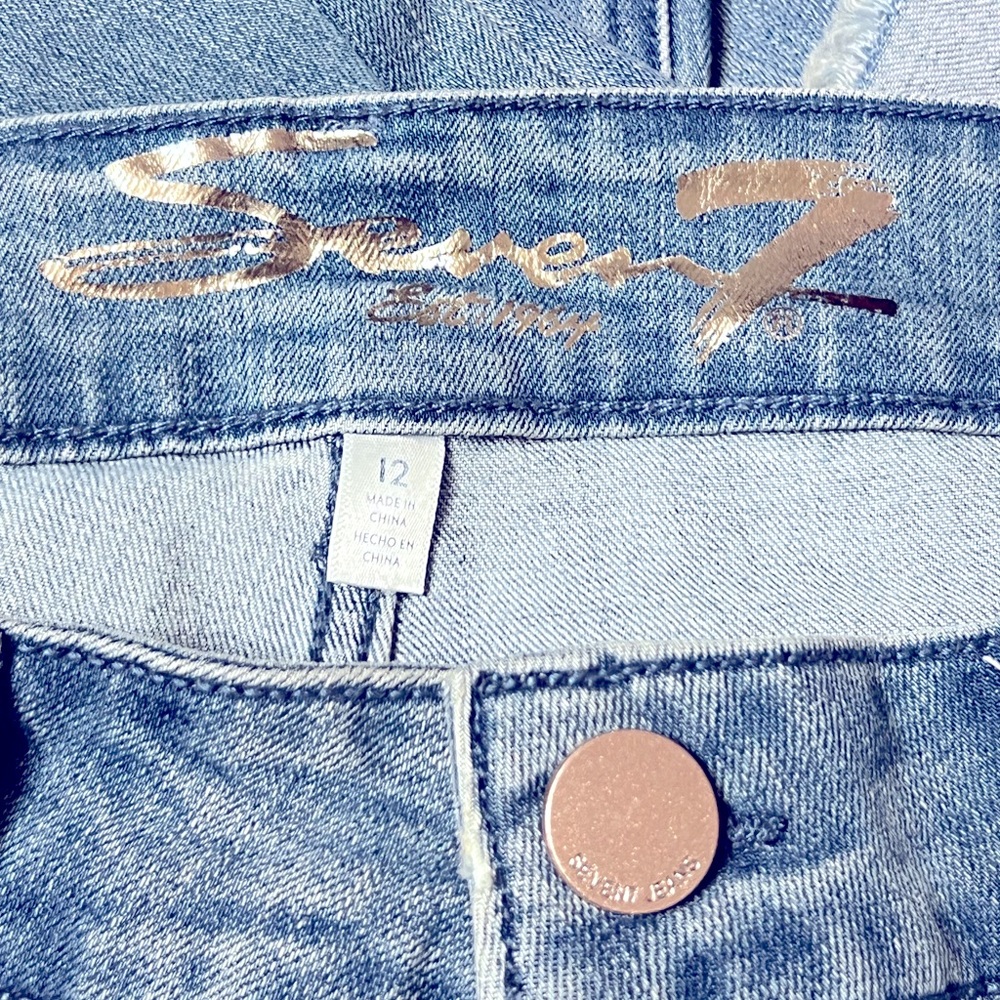 Seven7 High Rise Slim Straight - Picture 3 of 5